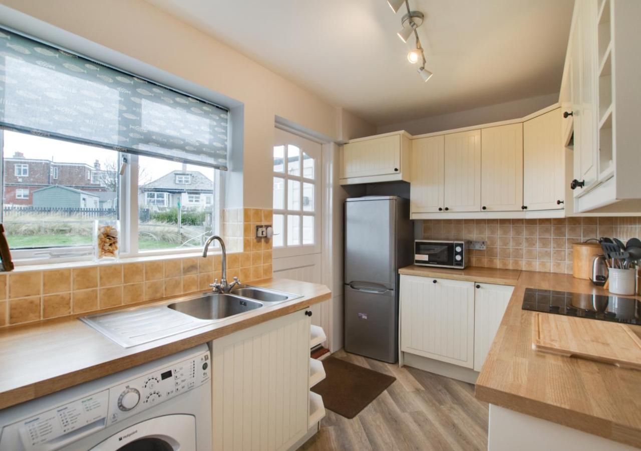 Porthole Cottage Beadnell Exterior photo